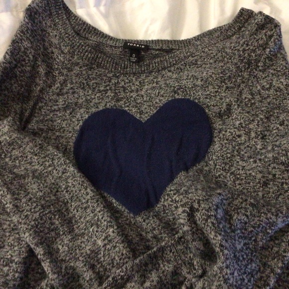 Torrid heart sweater - Picture 2 of 3
